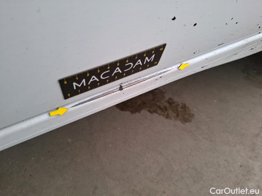  Renault  Master  III Fourgon L2H2 3 5 Grand Confort dCi 130CV BVM6 7 Sieges E6 #17