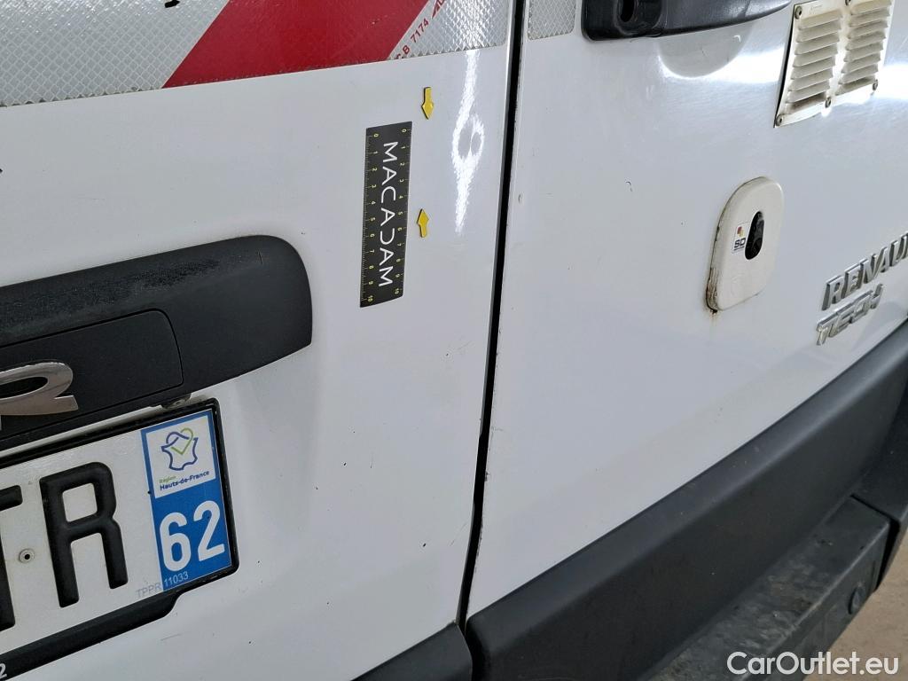  Renault  Master  III Fourgon L2H2 3 5 Grand Confort dCi 130CV BVM6 7 Sieges E6 #36