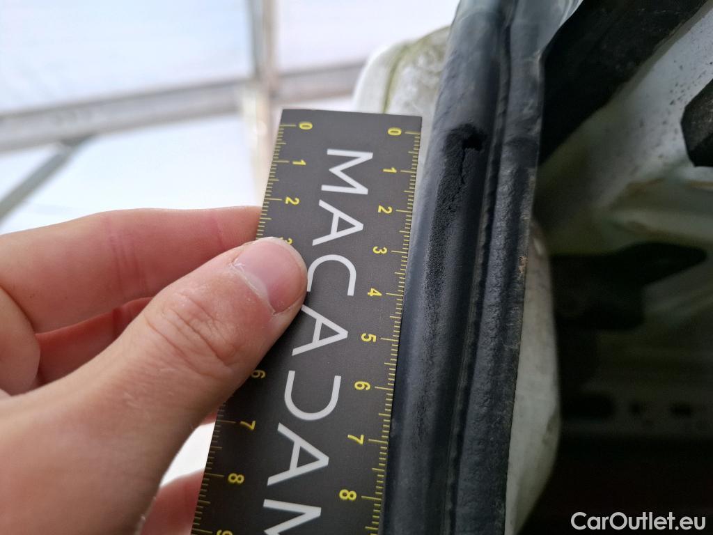  Renault  Master  III Fourgon L2H2 3 5 Grand Confort dCi 130CV BVM6 7 Sieges E6 #31