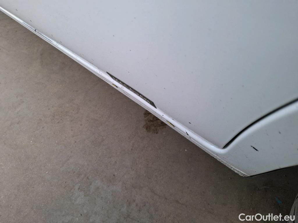  Renault  Master  III Fourgon L2H2 3 5 Grand Confort dCi 130CV BVM6 7 Sieges E6 #18