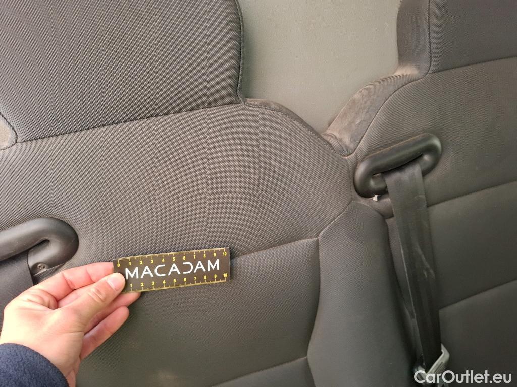  Renault  Master  III Fourgon L2H2 3 5 Grand Confort dCi 130CV BVM6 7 Sieges E6 #48