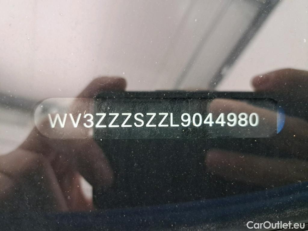 Volkswagen  Crafter Volkswagen  35 2.0TDI 75kW L4 FWD 2d #6