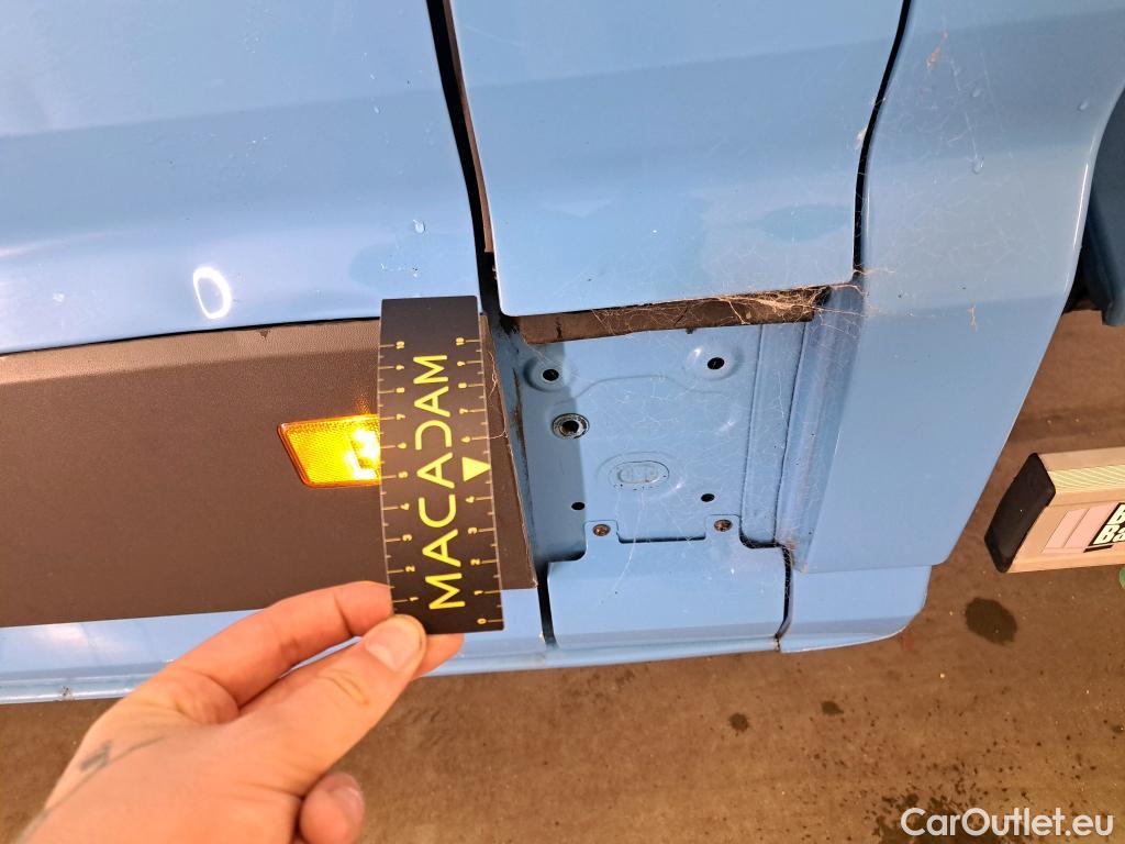 Volkswagen  Crafter Volkswagen  35 2.0TDI 75kW L4 FWD 2d #47