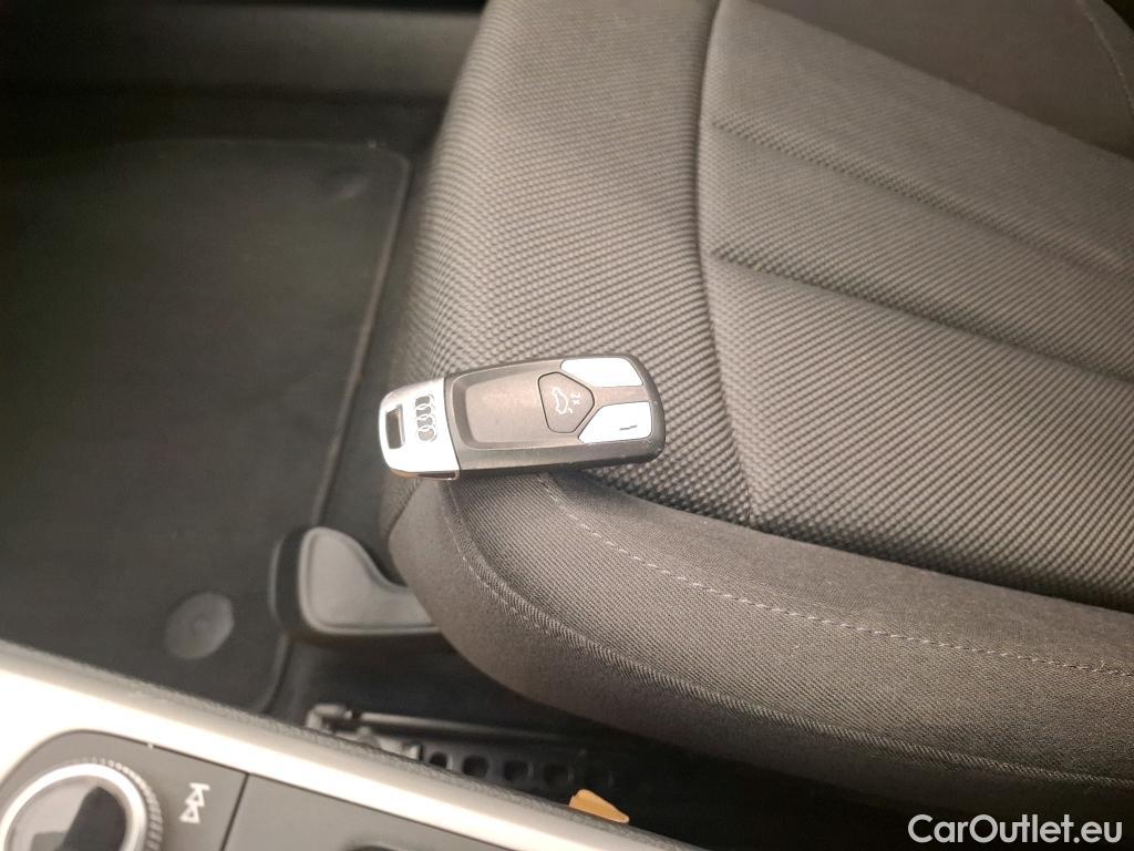 Audi  A4  Berline 30 TDI Business line 2.0 TDI 135CV BVA7 E6d #12