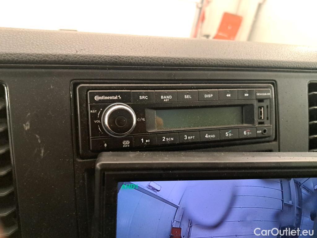 Volkswagen  Crafter Volkswagen  35 2.0TDI 75kW L4 FWD 2d #17