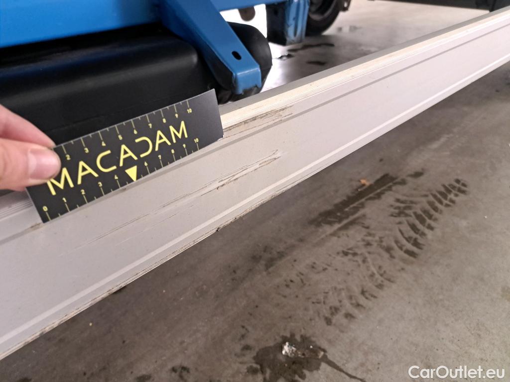 Volkswagen  Crafter Volkswagen  35 2.0TDI 75kW L4 FWD 2d #44