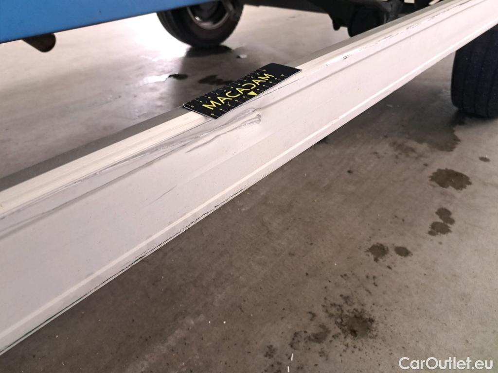 Volkswagen  Crafter Volkswagen  35 2.0TDI 75kW L4 FWD 2d #53