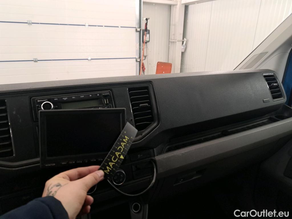 Volkswagen  Crafter Volkswagen  35 2.0TDI 75kW L4 FWD 2d #36