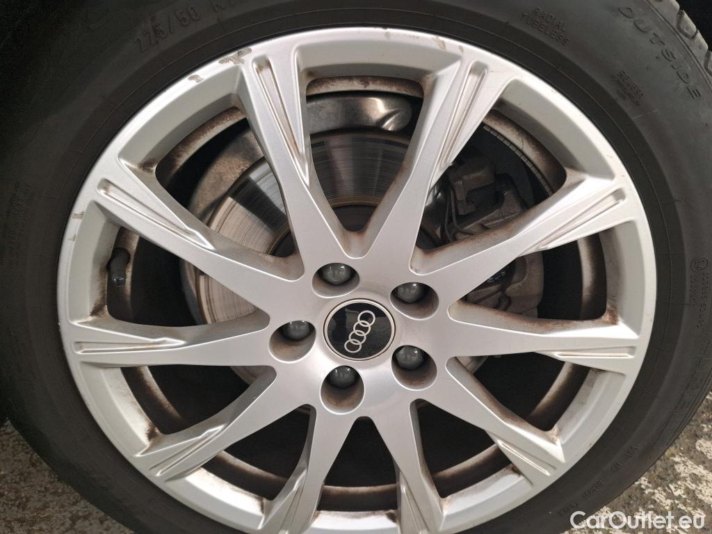 Audi  A4  Berline 30 TDI Business line 2.0 TDI 135CV BVA7 E6d #19