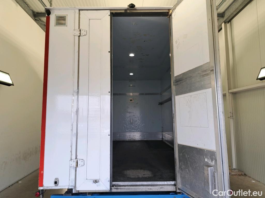 Volkswagen  Crafter Volkswagen  35 2.0TDI 75kW L4 FWD 2d #21