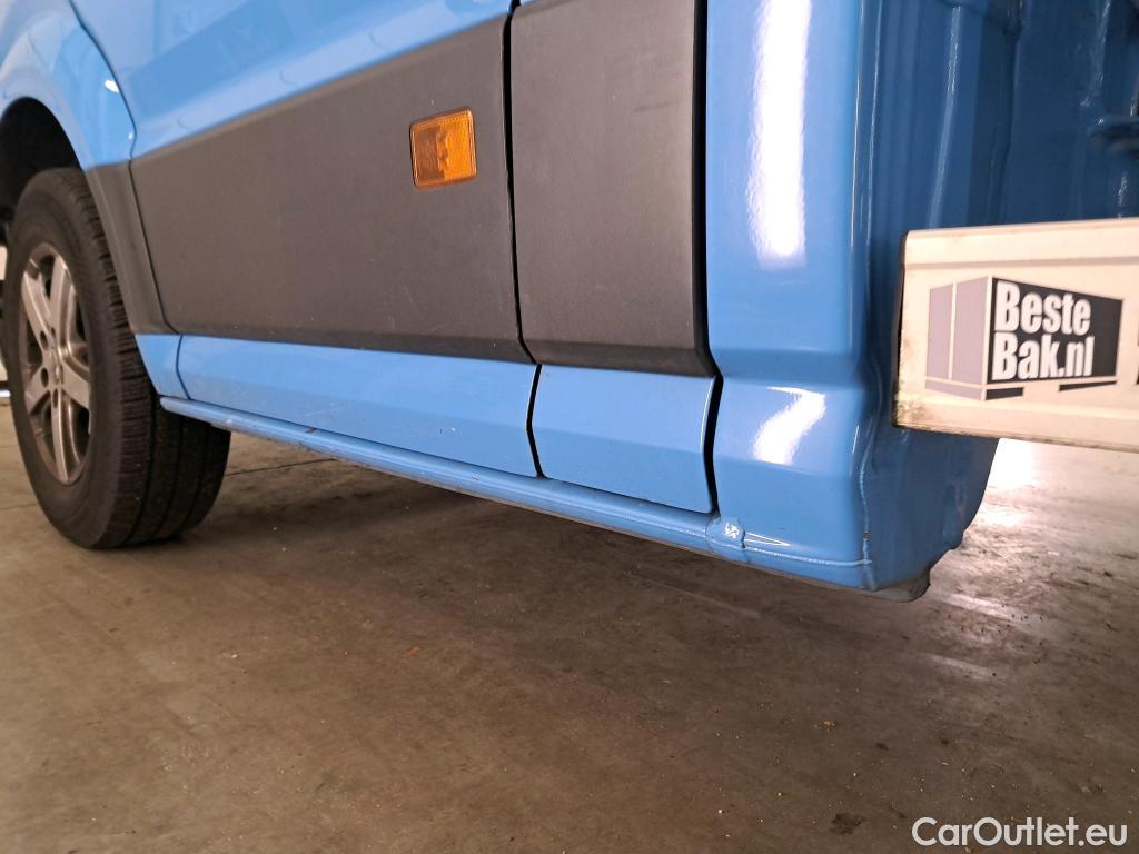 Volkswagen  Crafter Volkswagen  35 2.0TDI 75kW L4 FWD 2d #29