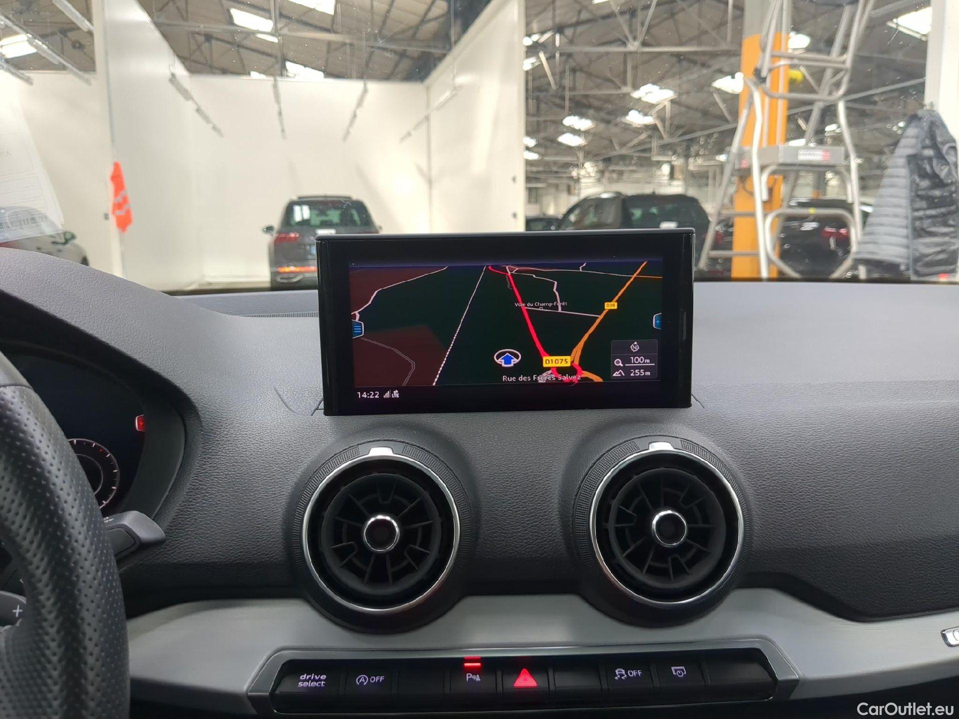 Audi  Q2  S Line Plus 35 TFSI 150 BVA7 #7