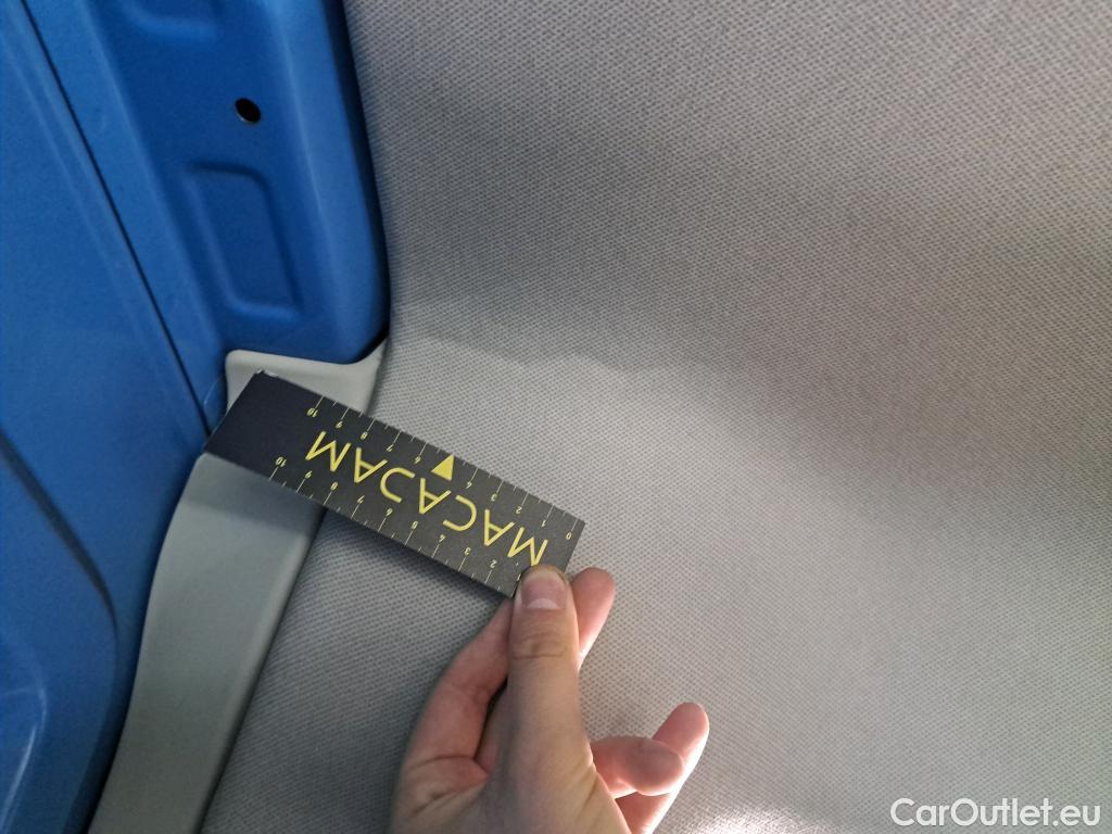 Volkswagen  Crafter Volkswagen  35 2.0TDI 75kW L4 FWD 2d #40