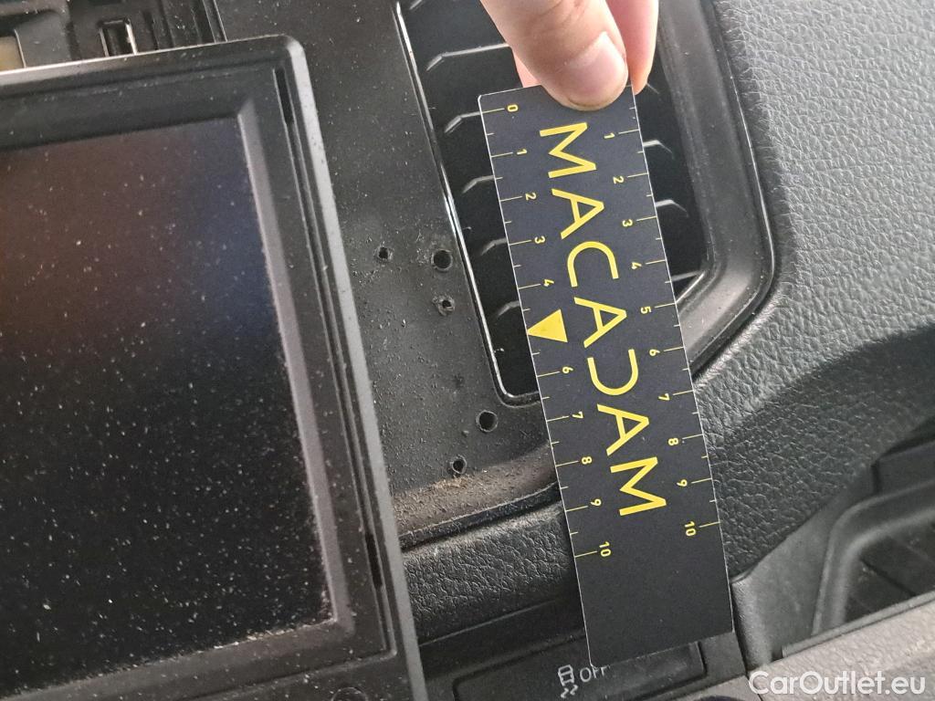 Volkswagen  Crafter Volkswagen  35 2.0TDI 75kW L4 FWD 2d #34