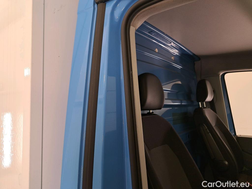 Volkswagen  Crafter Volkswagen  35 2.0TDI 75kW L4 FWD 2d #11