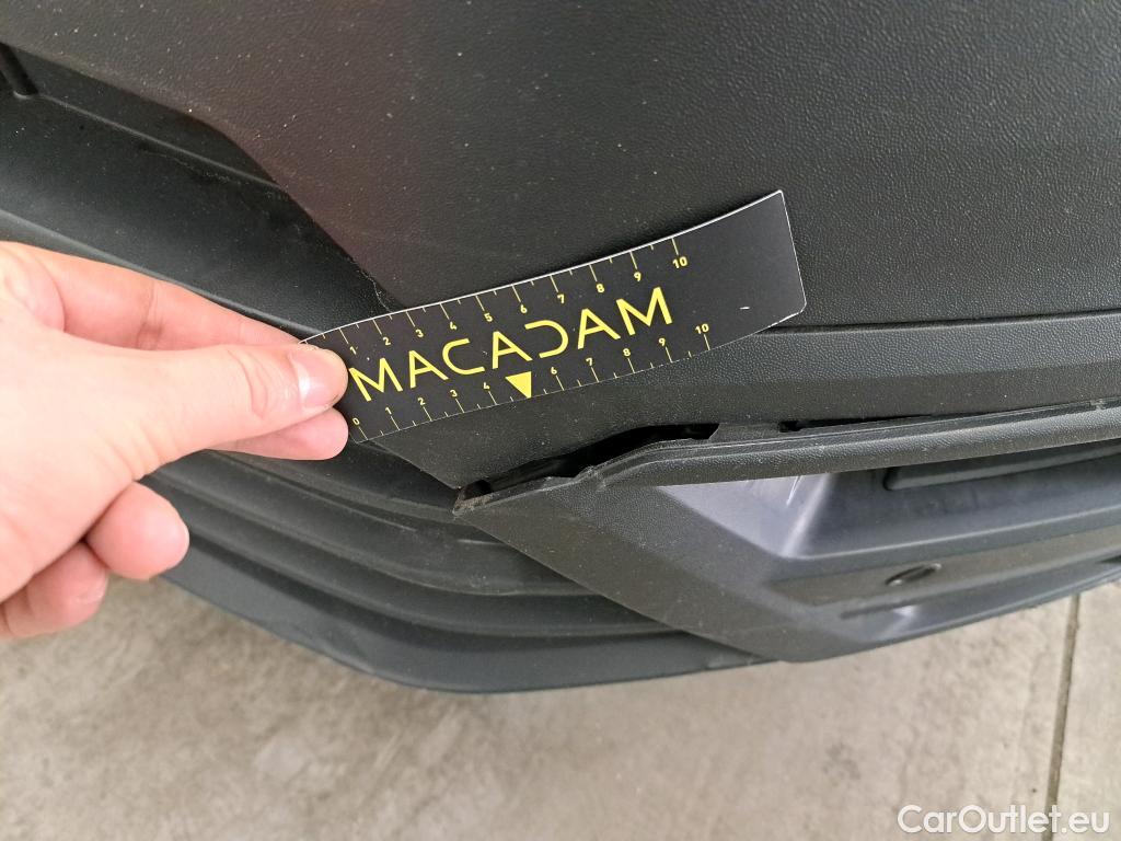 Volkswagen  Crafter Volkswagen  35 2.0TDI 75kW L4 FWD 2d #66