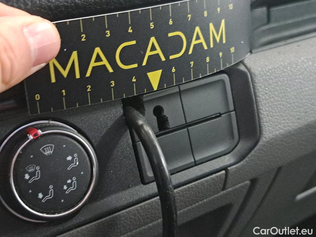 Volkswagen  Crafter Volkswagen  35 2.0TDI 75kW L4 FWD 2d #46