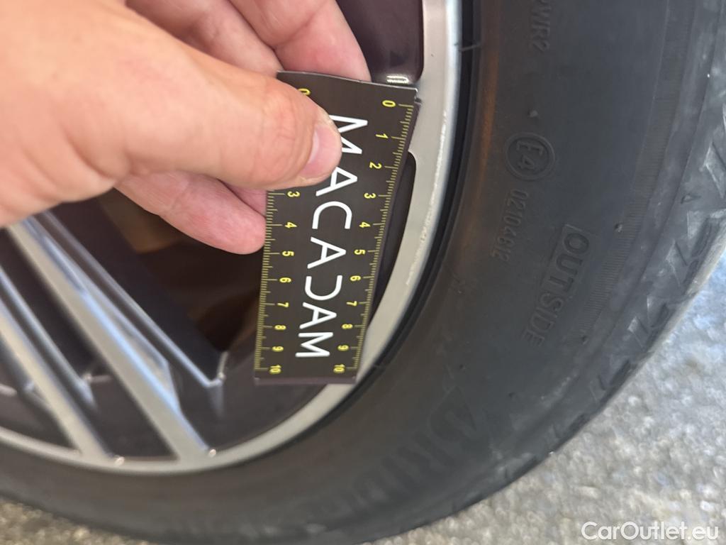  Bmw  Serie 1 BMW Série 1 / 2019 / 5P / Berline 116i Business Design #10