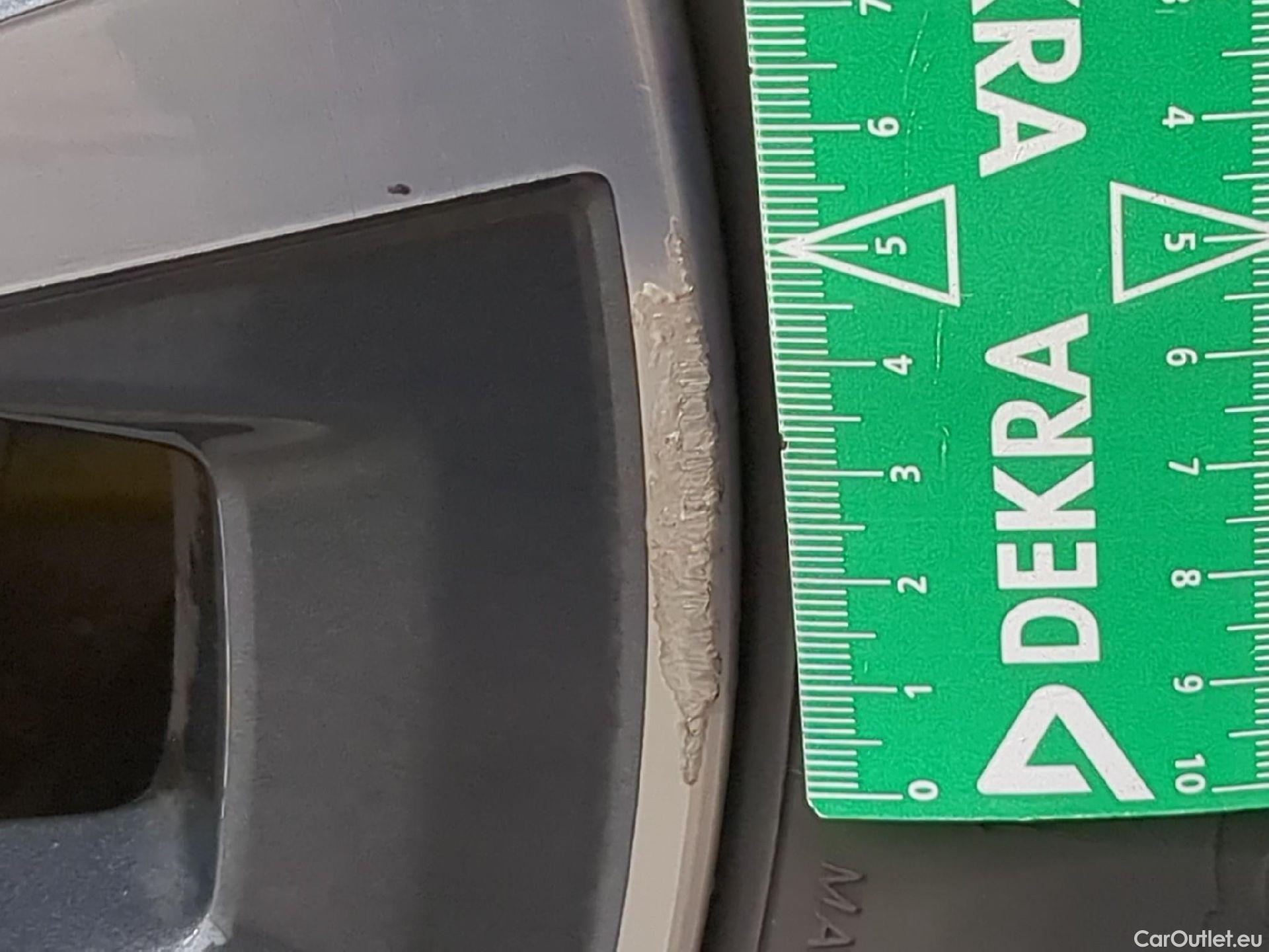  Bmw  Serie 3 BMW Série 3 Touring / 2022 / 5P / Break 318i 156ch Business Design BVA8 #4