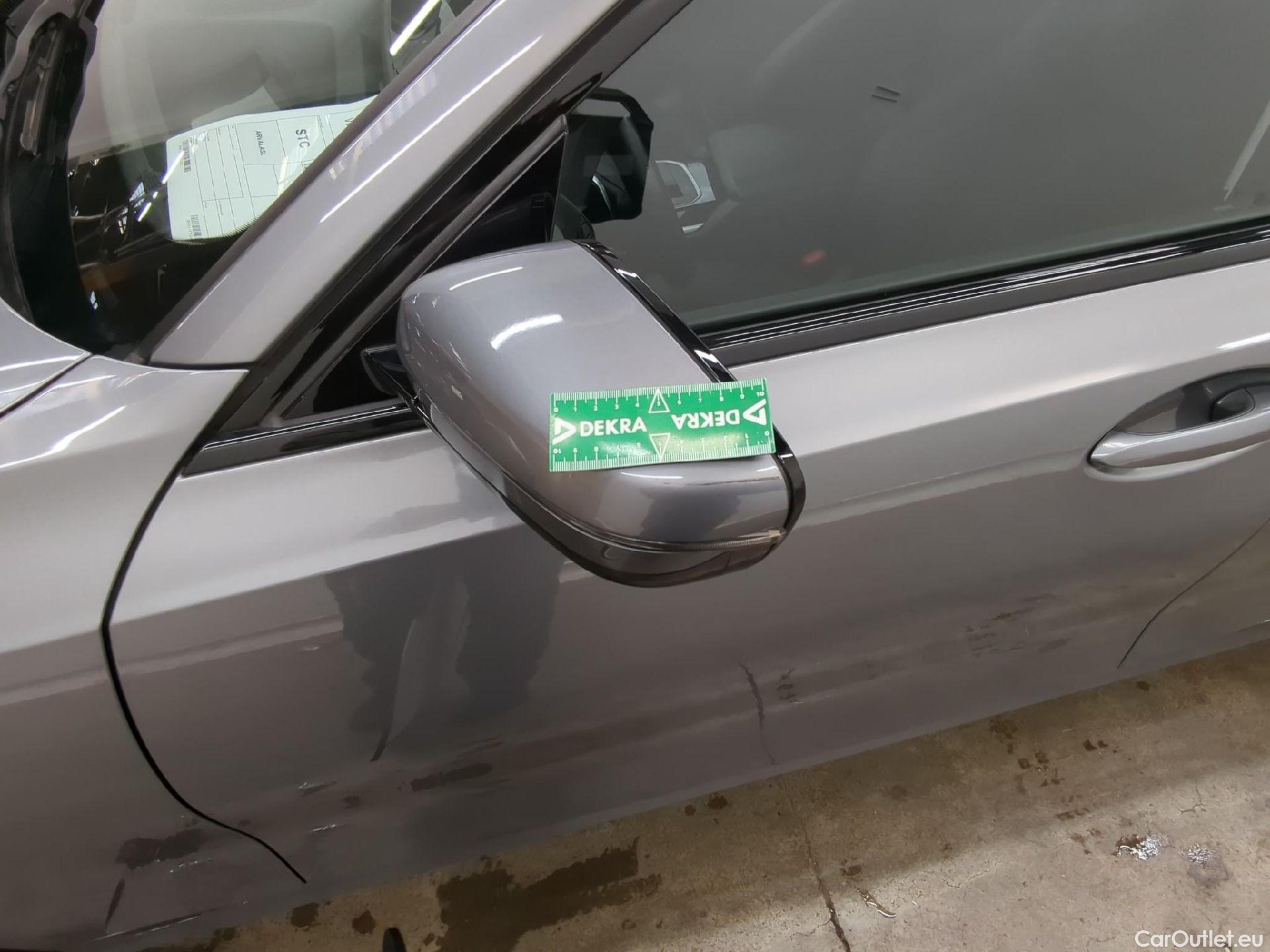  Bmw  Serie 3 BMW Série 3 Touring / 2022 / 5P / Break 318i 156ch Business Design BVA8 #25