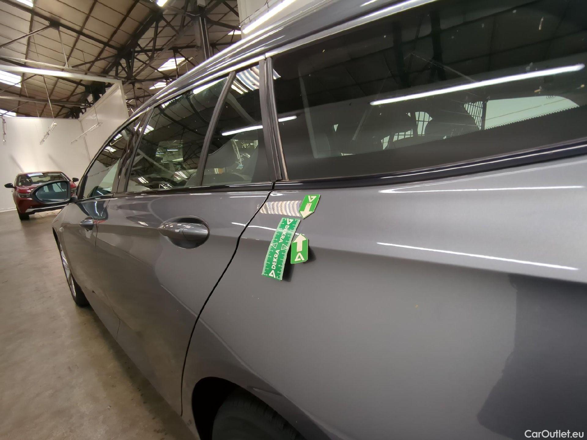  Opel  Insignia OPEL  Sports Tourer / 2020 / 5P / Break 1.5 Diesel 122 ch auto ELEGANCE BUSINESS #39