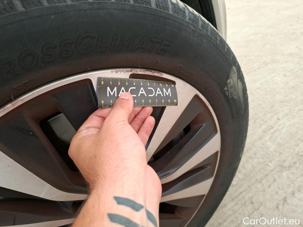 Mercedes  A-Klasse MERCEDES-BENZ Classe A Compact / 2018 / 5P / Berline A 250 e Business Line 8G-DCT #19