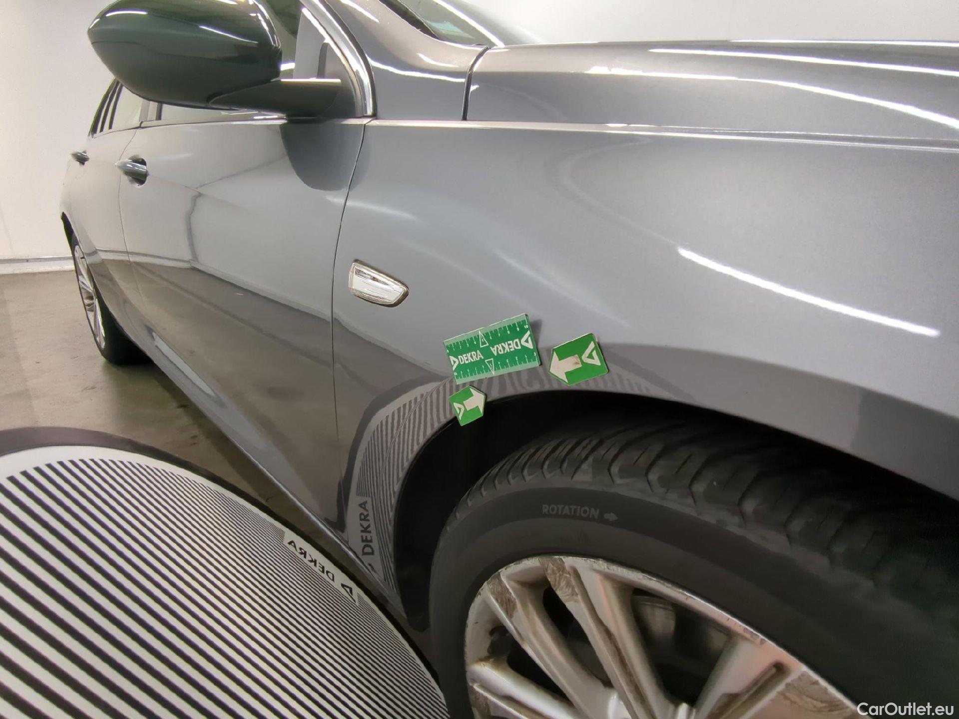  Opel  Insignia OPEL  Sports Tourer / 2020 / 5P / Break 1.5 Diesel 122 ch auto ELEGANCE BUSINESS #35