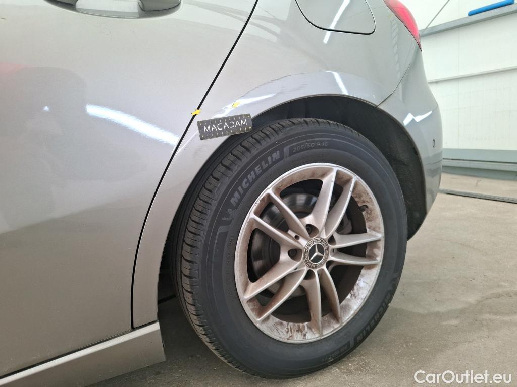 Mercedes  A-Klasse MERCEDES-BENZ Classe A / 2018 / 5P / Berline A 180 d Business Line 7G-DCT #5