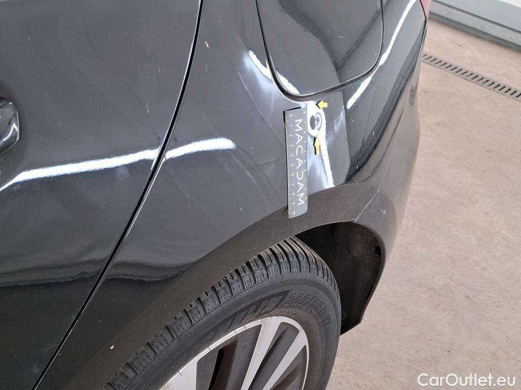 Mercedes  A-Klasse MERCEDES-BENZ Classe A Compact / 2018 / 5P / Berline A 250 e Business Line 8G-DCT #23