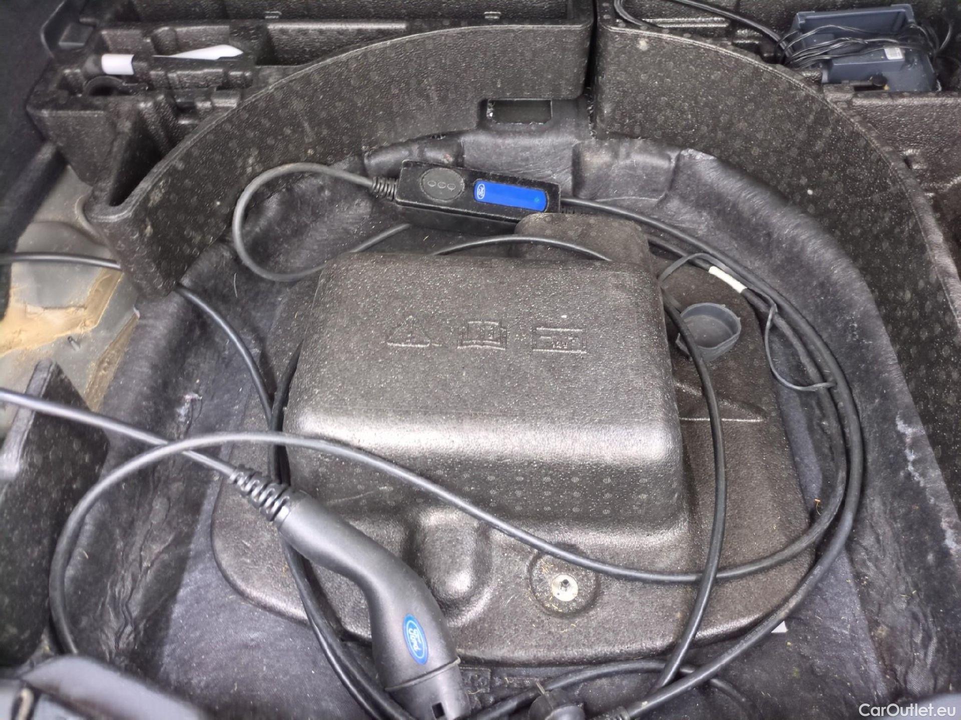 Ford  Kuga FORD  / 2019 / 5P / SUV 2.5 Duratec 225 ch PHEV eCVT St Line #15