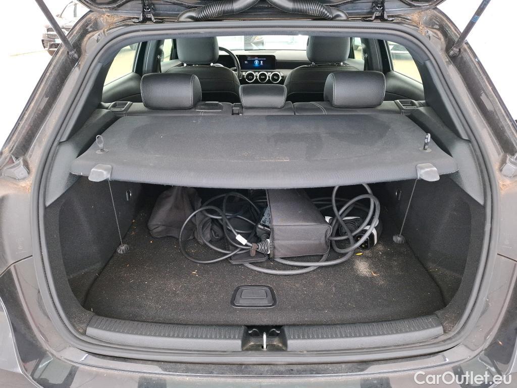 Mercedes  A-Klasse MERCEDES-BENZ Classe A Compact / 2018 / 5P / Berline A 250 e Business Line 8G-DCT #10