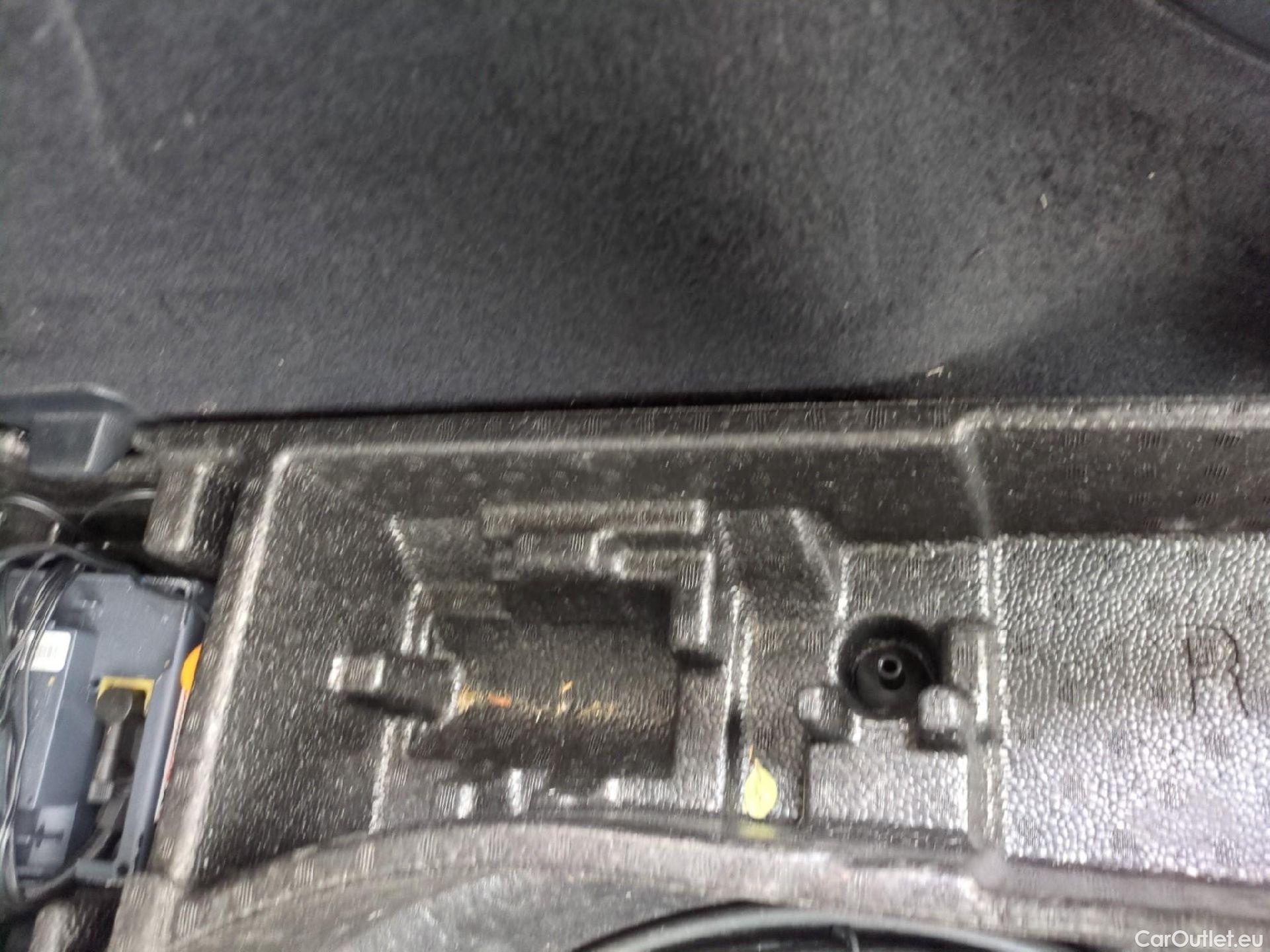 Ford  Kuga FORD  / 2019 / 5P / SUV 2.5 Duratec 225 ch PHEV eCVT St Line #7