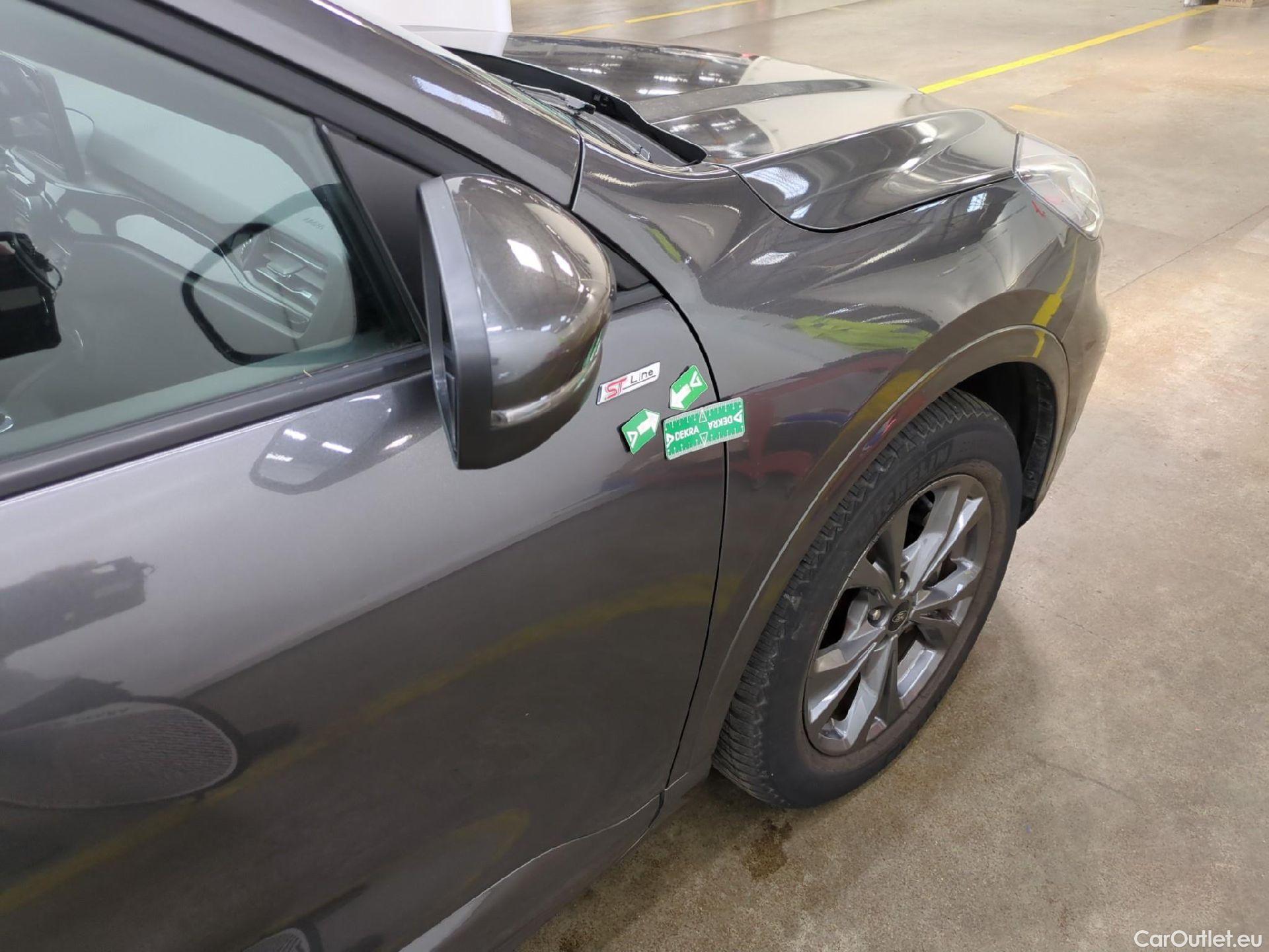 Ford  Kuga FORD  / 2019 / 5P / SUV 2.5 Duratec 225 ch PHEV eCVT St Line #9