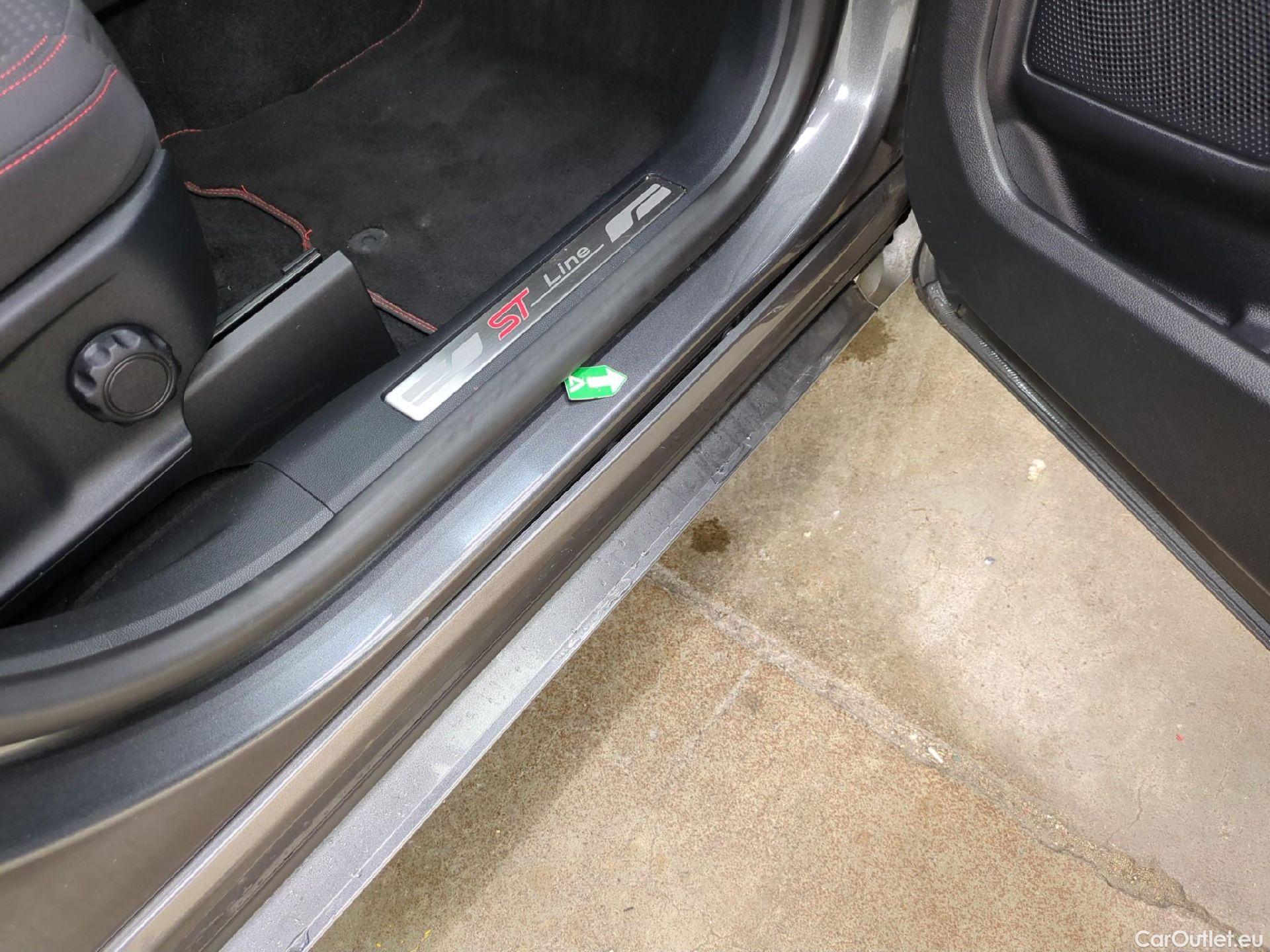 Ford  Kuga FORD  / 2019 / 5P / SUV 2.5 Duratec 225 ch PHEV eCVT St Line #2