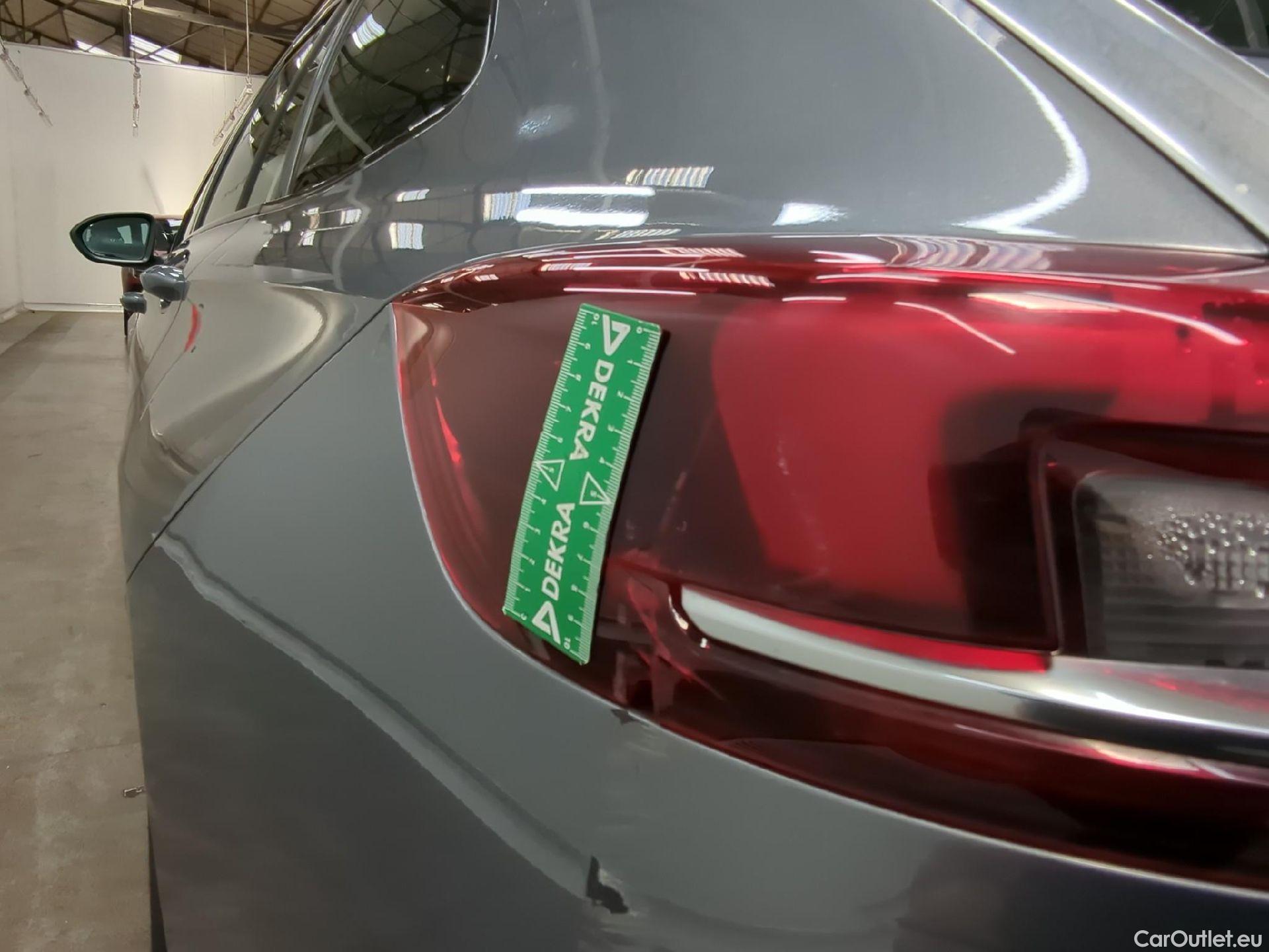  Opel  Insignia OPEL  Sports Tourer / 2020 / 5P / Break 1.5 Diesel 122 ch auto ELEGANCE BUSINESS #46