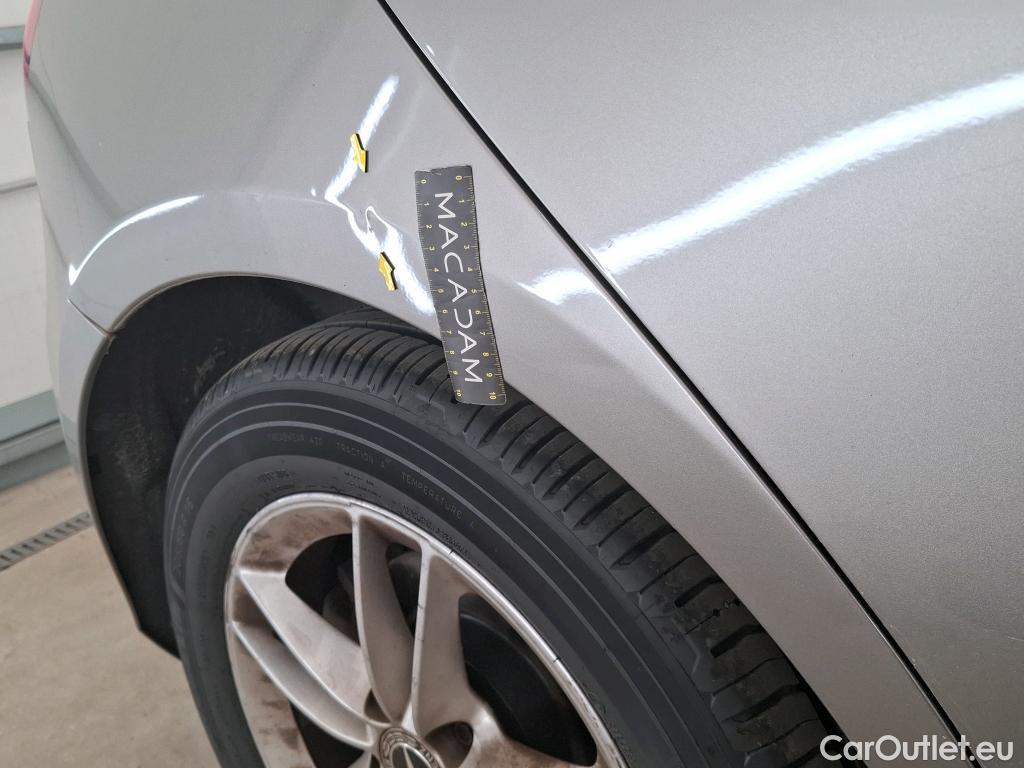 Mercedes  A-Klasse MERCEDES-BENZ Classe A / 2018 / 5P / Berline A 180 d Business Line 7G-DCT #22