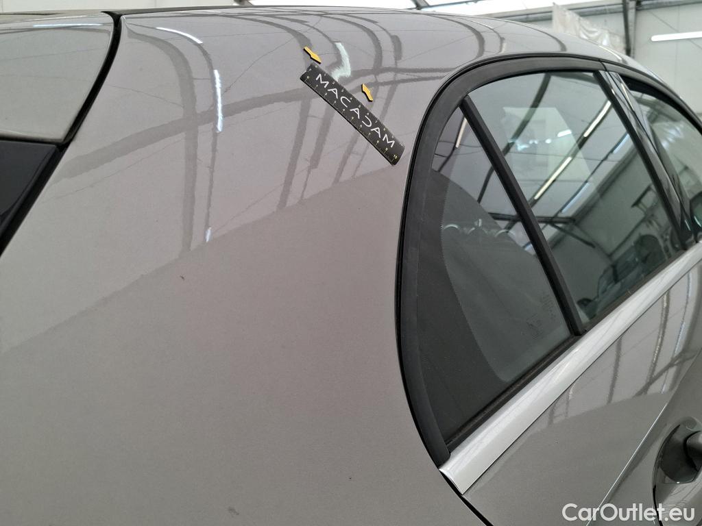 Mercedes  A-Klasse MERCEDES-BENZ Classe A / 2018 / 5P / Berline A 180 d Business Line 7G-DCT #29