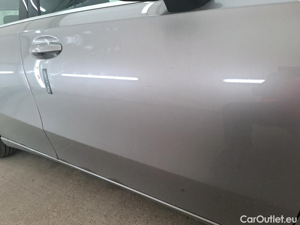 Mercedes  A-Klasse MERCEDES-BENZ Classe A / 2018 / 5P / Berline A 180 d Business Line 7G-DCT #24