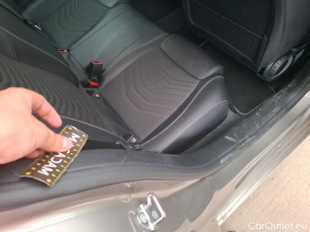 Mercedes  A-Klasse MERCEDES-BENZ Classe A / 2018 / 5P / Berline A 180 d Business Line 7G-DCT #18