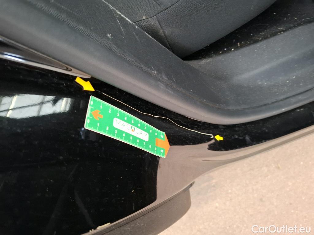 Peugeot  3008  Active Pack 1.5 HDi 130CV BVA8 E6d #9