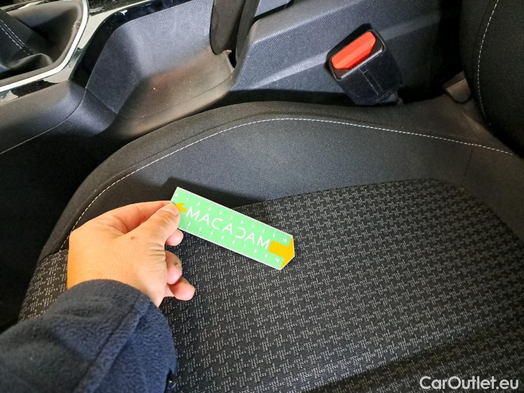 Peugeot  308  Active Business 1.2 PureTech 110 CV #33