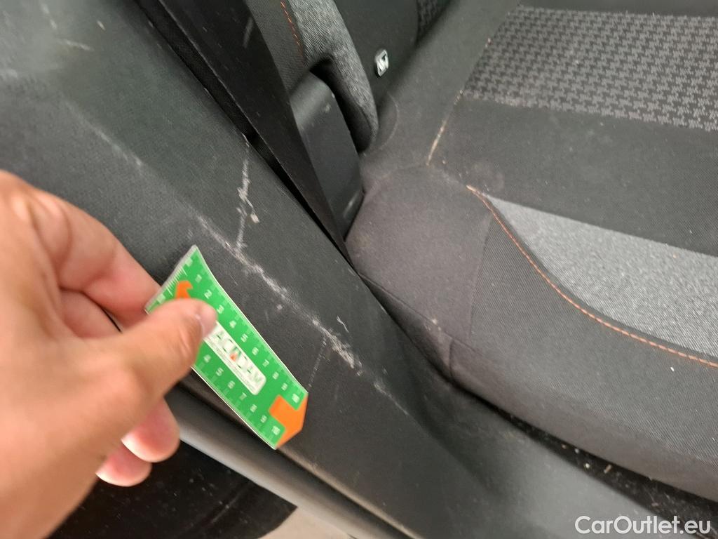 Peugeot  3008  Active Pack 1.5 HDi 130CV BVA8 E6d #24