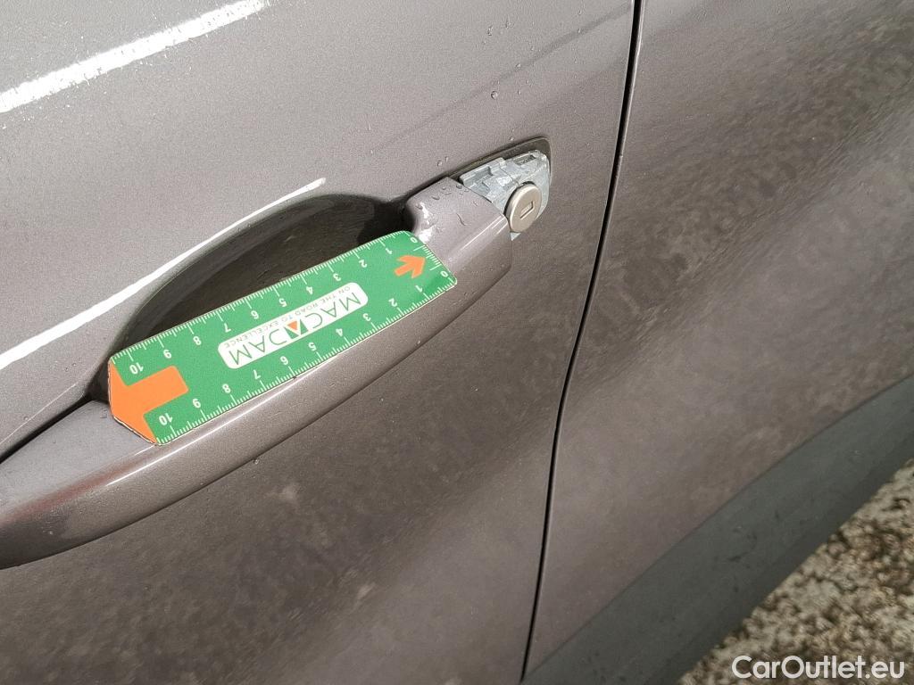 Renault  Captur  II Business 1.6 E-TECH Plug-in 160CV BVA6 E6d #12