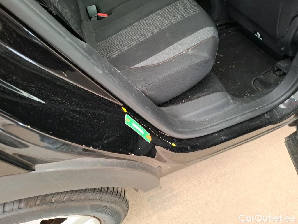 Peugeot  3008  Active Pack 1.5 HDi 130CV BVA8 E6d #8