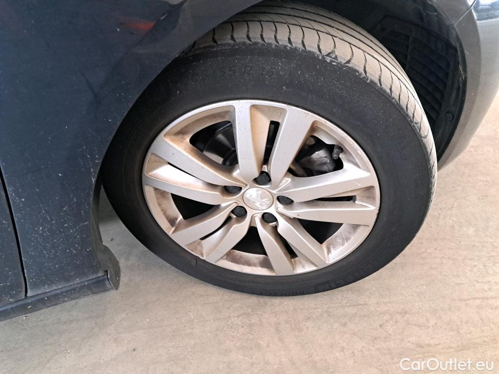 Peugeot  308  Active Business 1.2 PureTech 110 CV #18