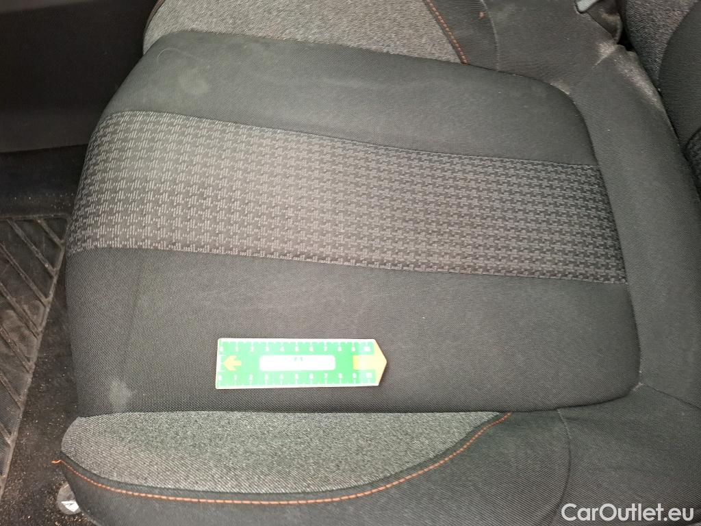 Peugeot  3008  Active Pack 1.5 HDi 130CV BVA8 E6d #34