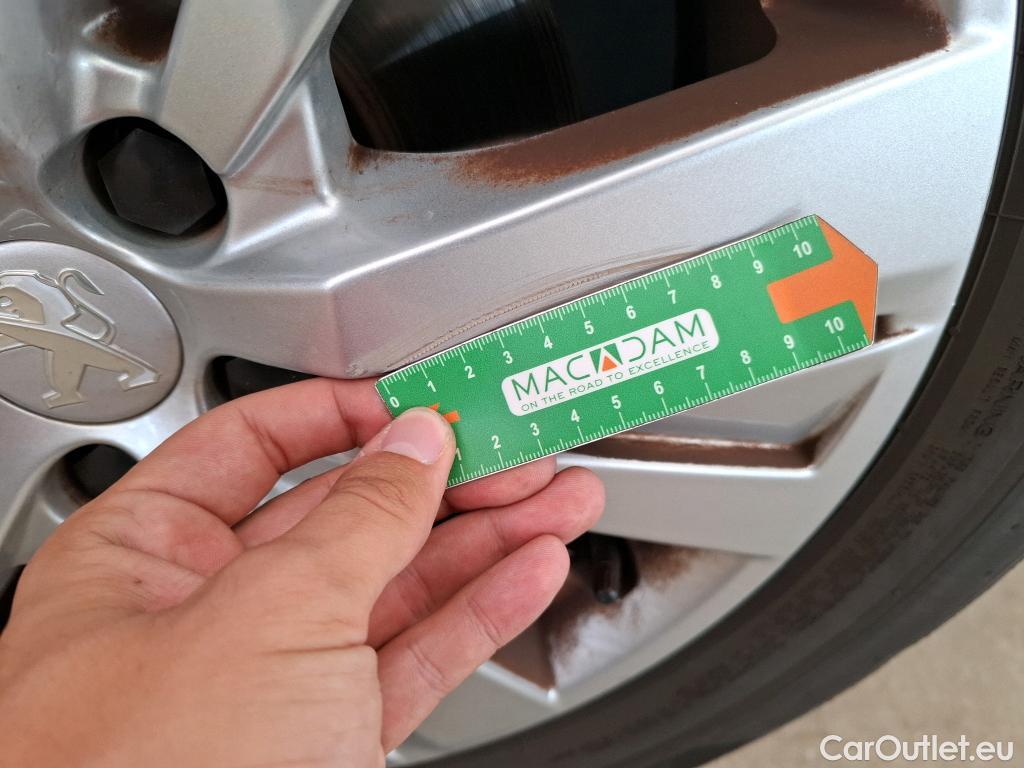 Peugeot  3008  Active Pack 1.5 HDi 130CV BVA8 E6d #13