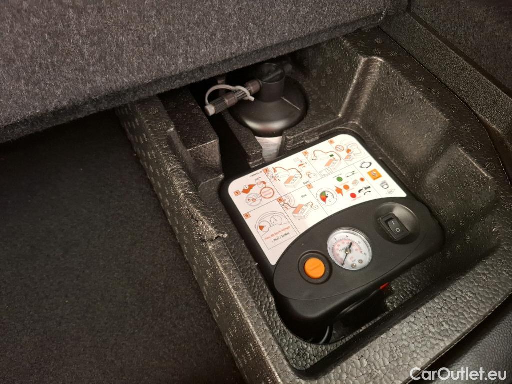 Renault  Captur  II Business 1.6 E-TECH Plug-in 160CV BVA6 E6d #11