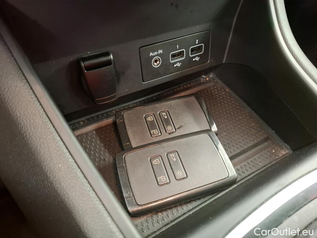 Renault  Captur  II Business 1.6 E-TECH Plug-in 160CV BVA6 E6d #12