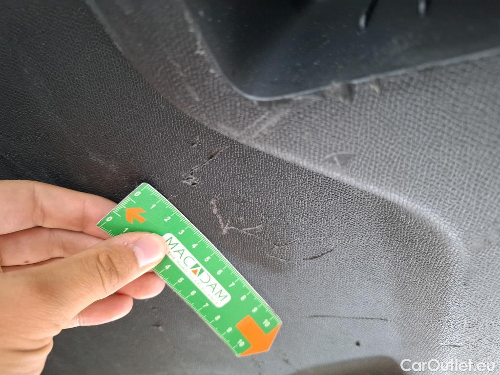 Peugeot  3008  Active Pack 1.5 HDi 130CV BVA8 E6d #26